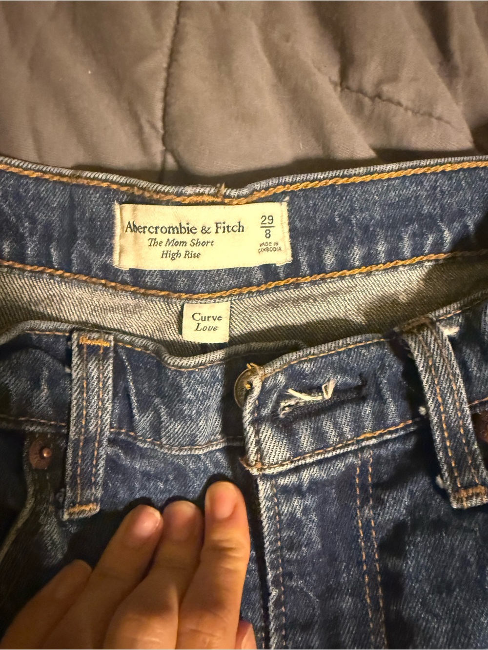 Abercrombie & Fitch Curve Love High Rise Mom Shorts Size 8 - Picture 2 of 3